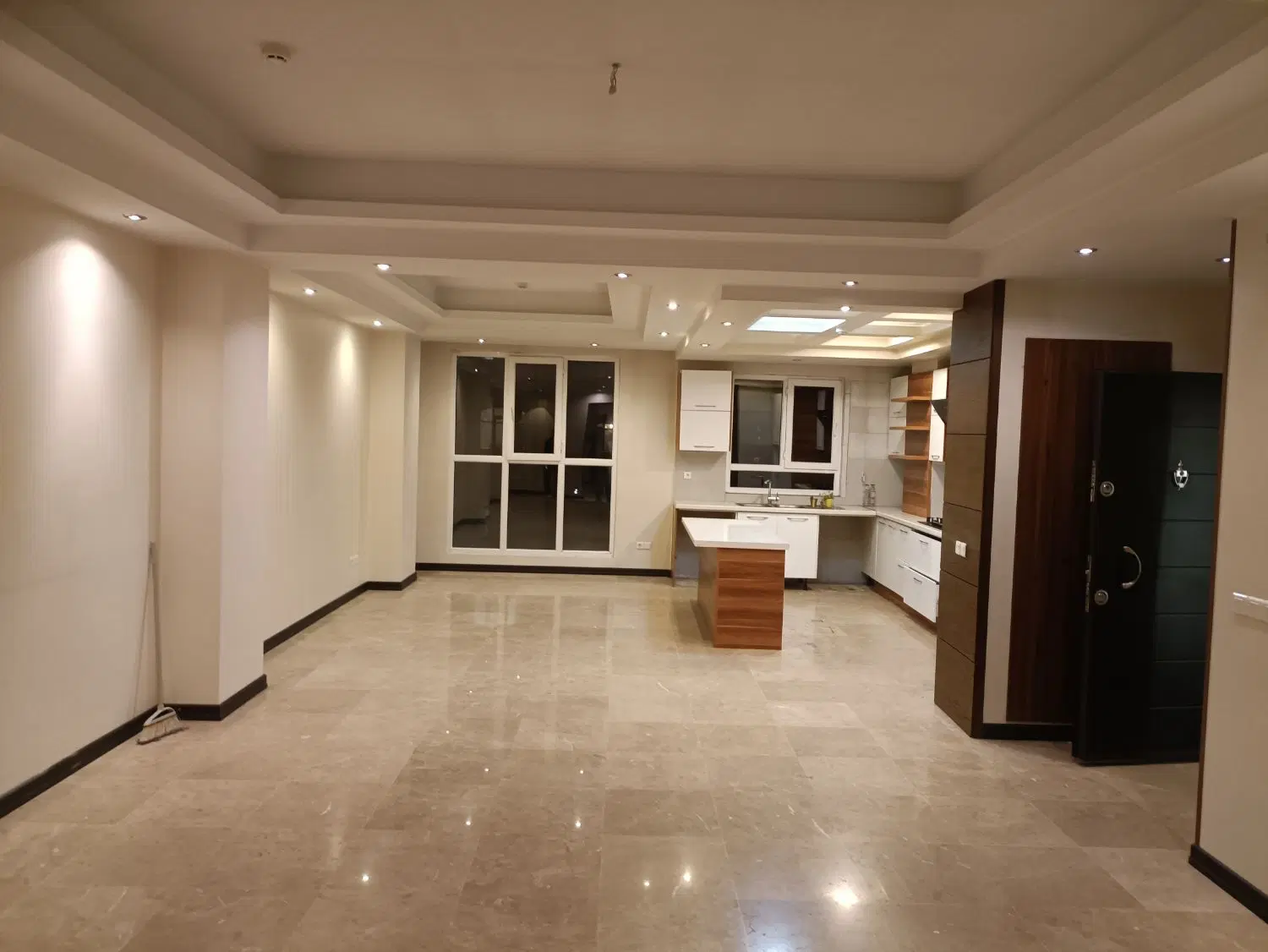 آپارتمان سه خواب ریحانی