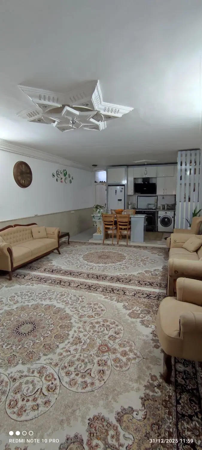 همکف تمیز ۱۲۵متری با حیاط ماشین رو