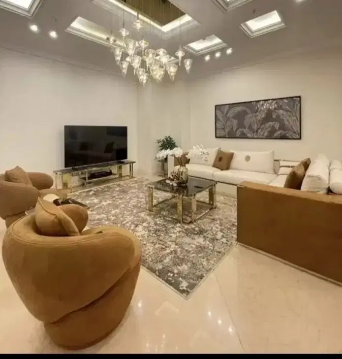 واحدی بی‌نظیر در بهترین لوکیشن پروین اعتصامی