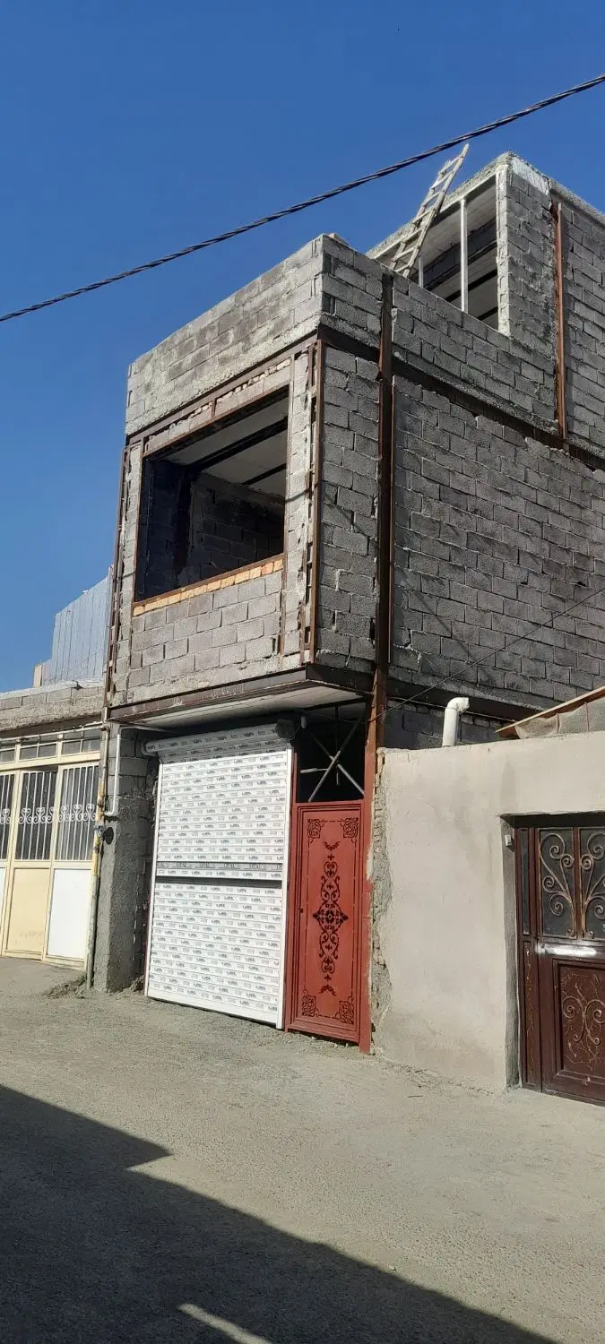 خانه پارکینگ دار داخل شهر فرجه