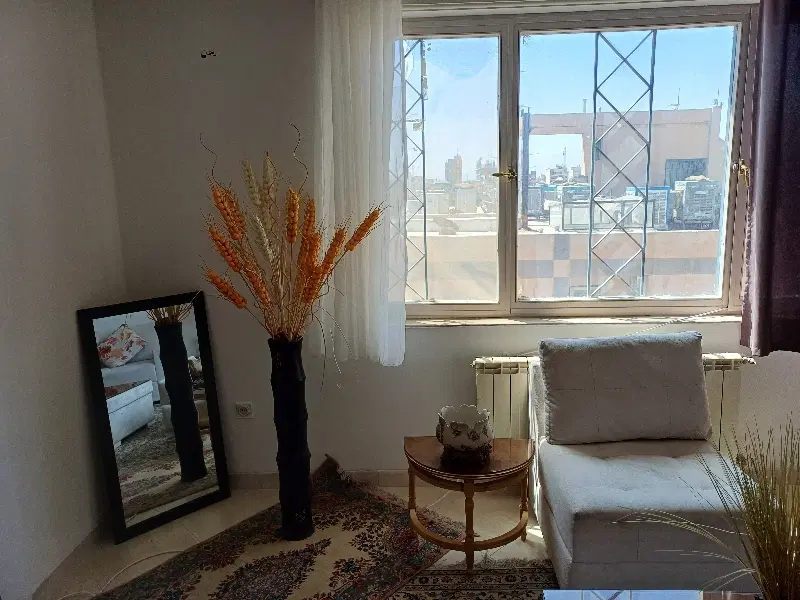 اجاره واحد ۷۰ متری بالا ویلایی