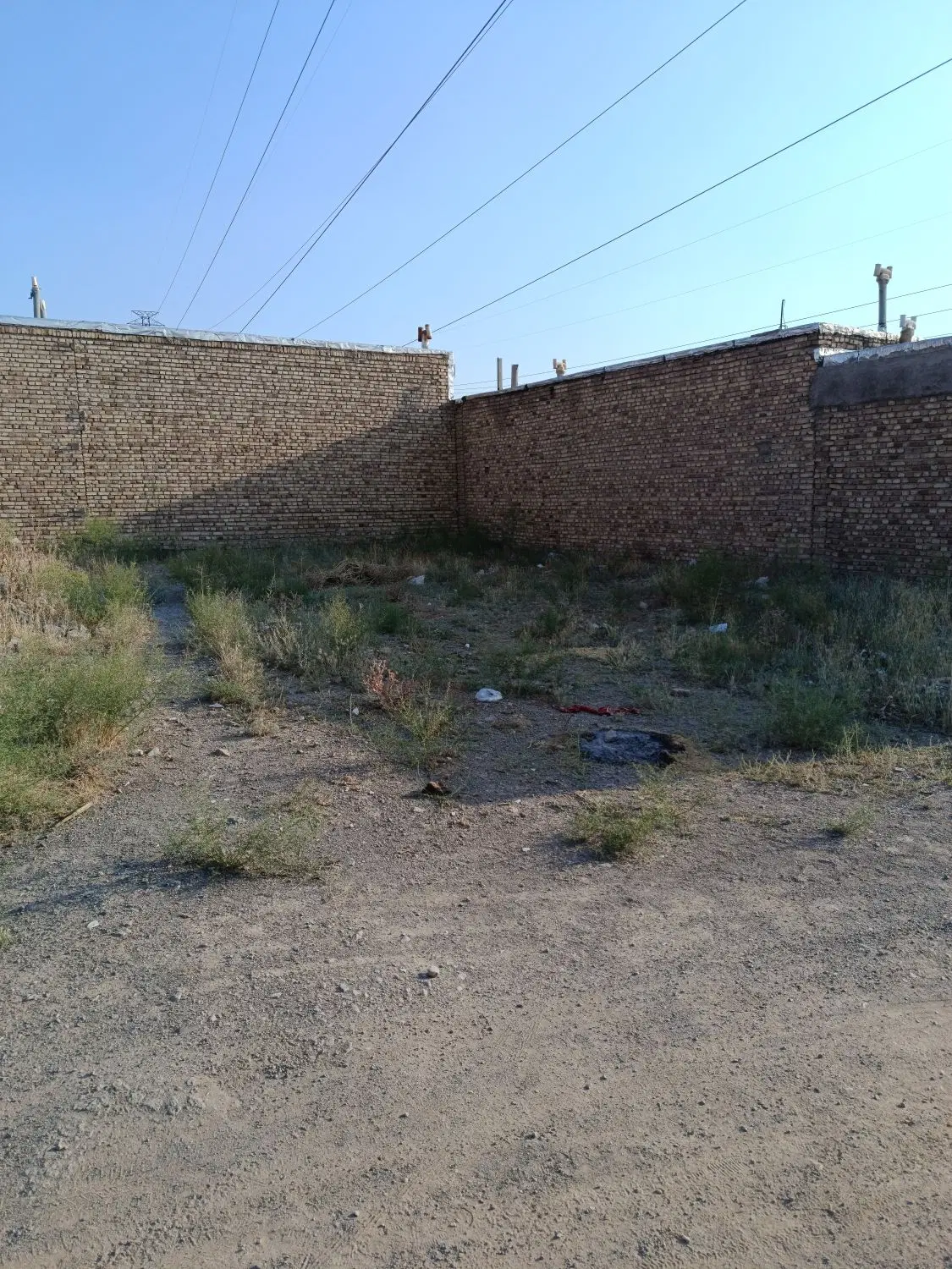 یک قطعه زمین ۱۵۰ متری