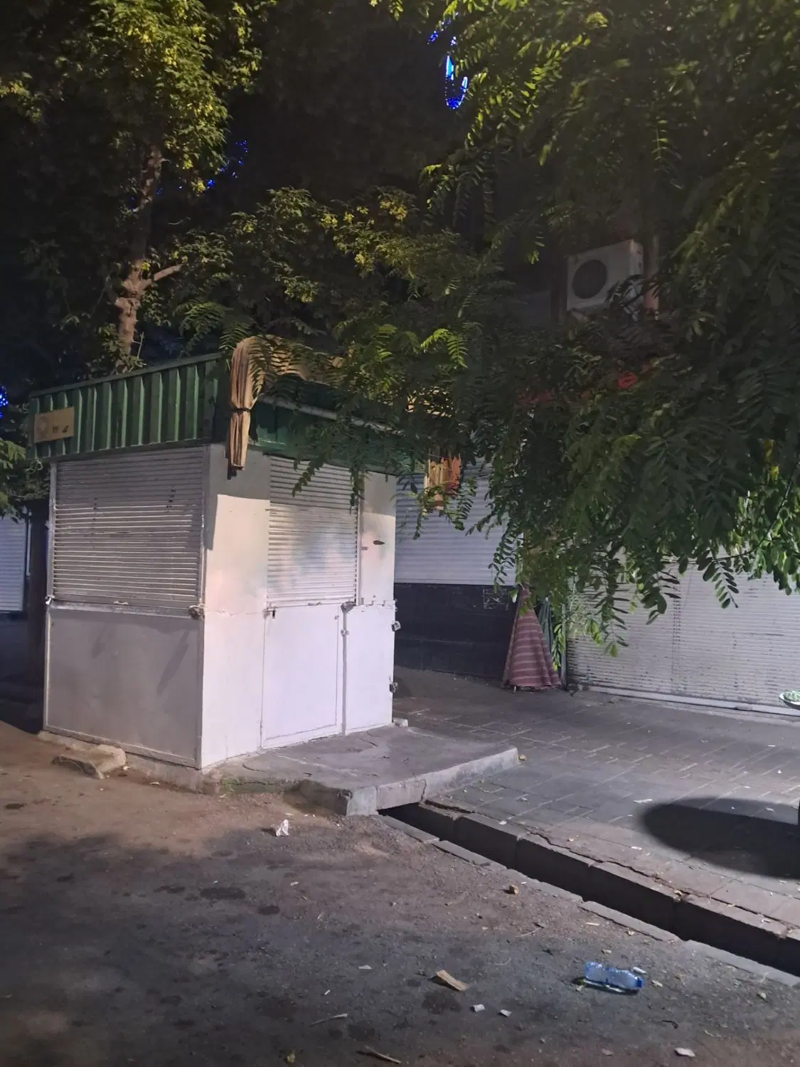 دکه مطبوعاتی