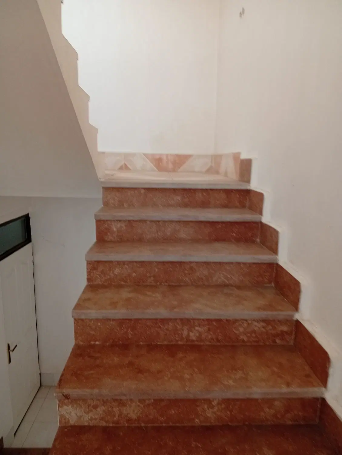 ویلایی ۲سرویس ۲۵۰ متر