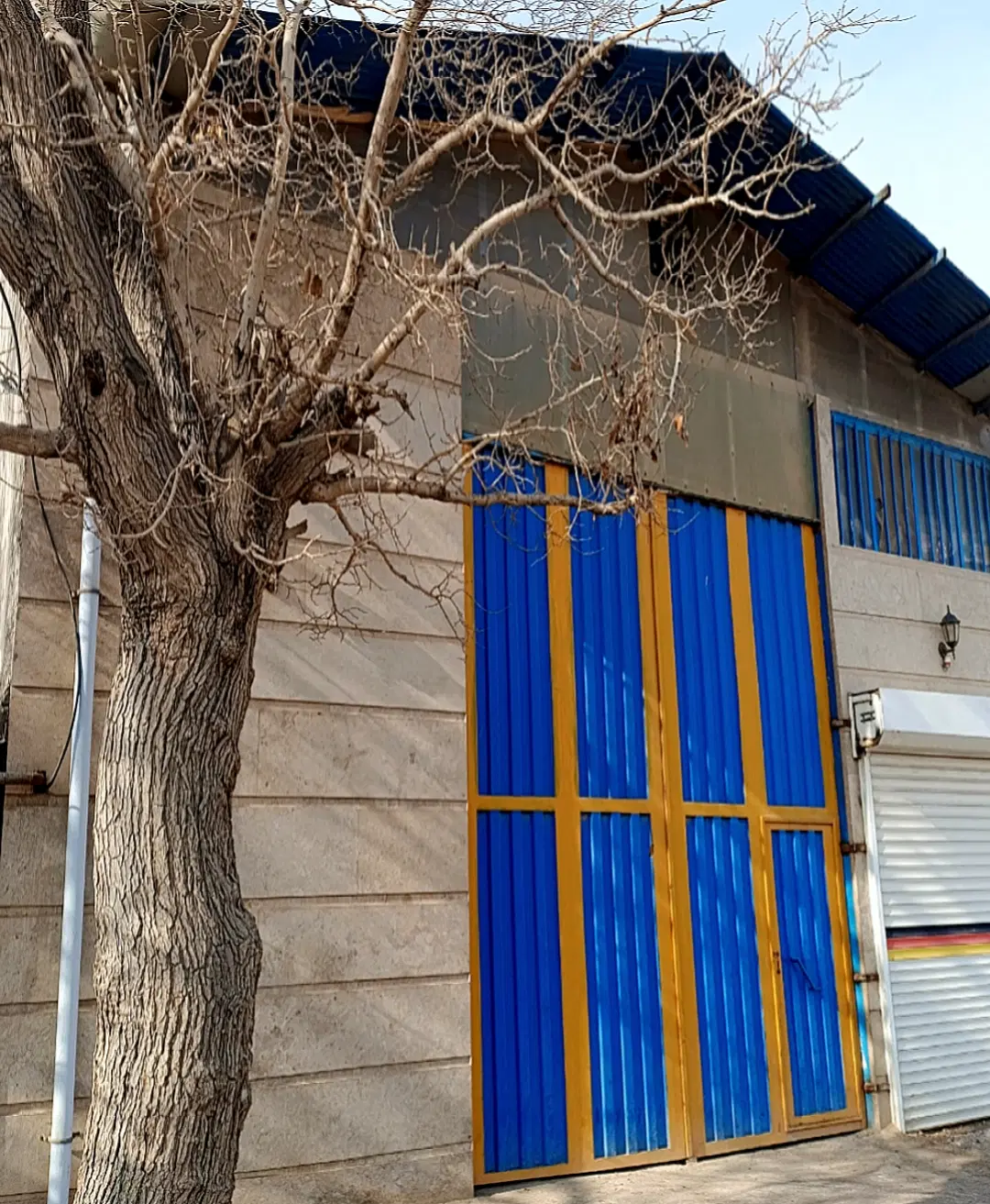 فروش یک باب سالن صنعتی (باغ معروف)