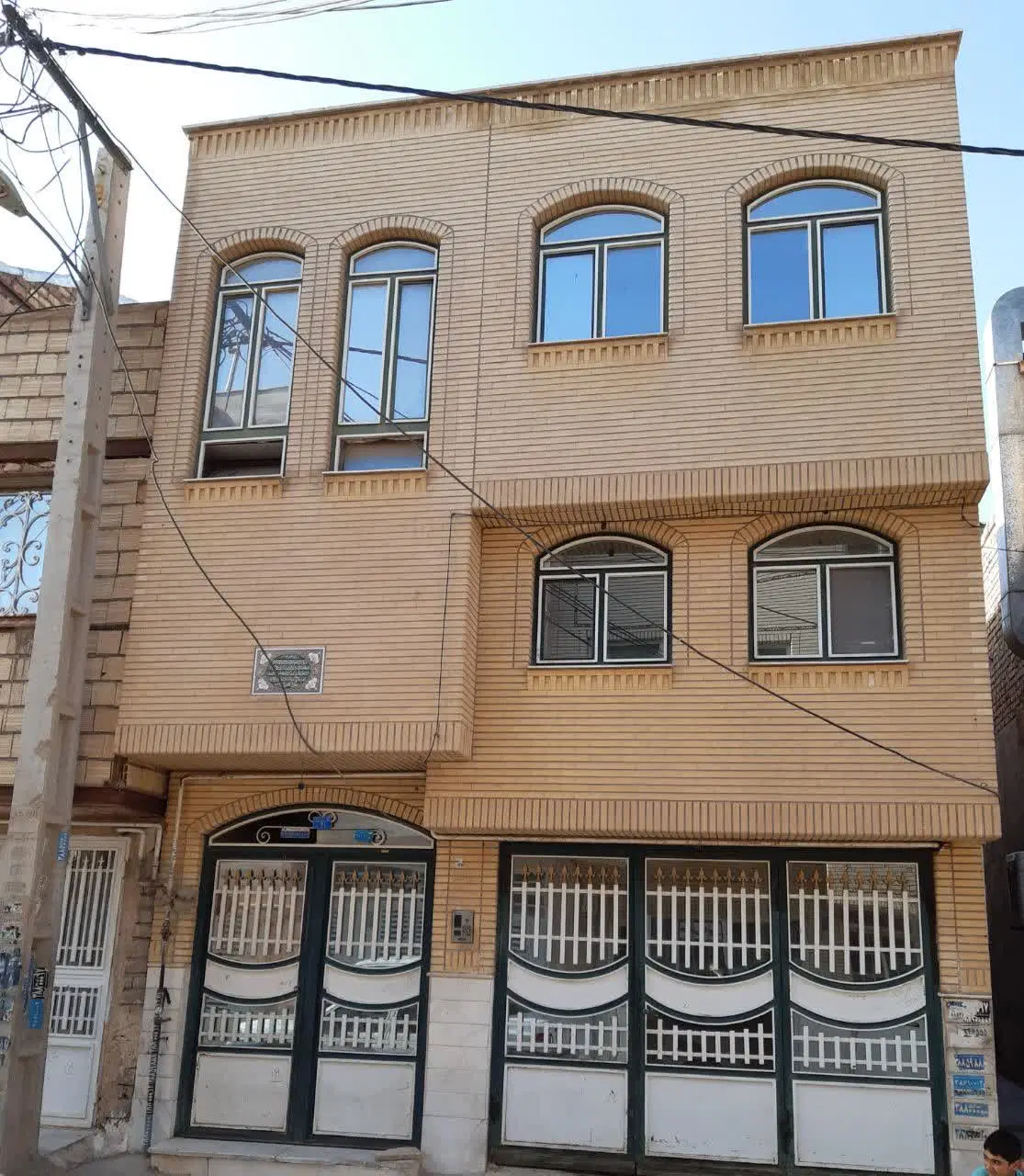 منزل دوطبقه و نیم