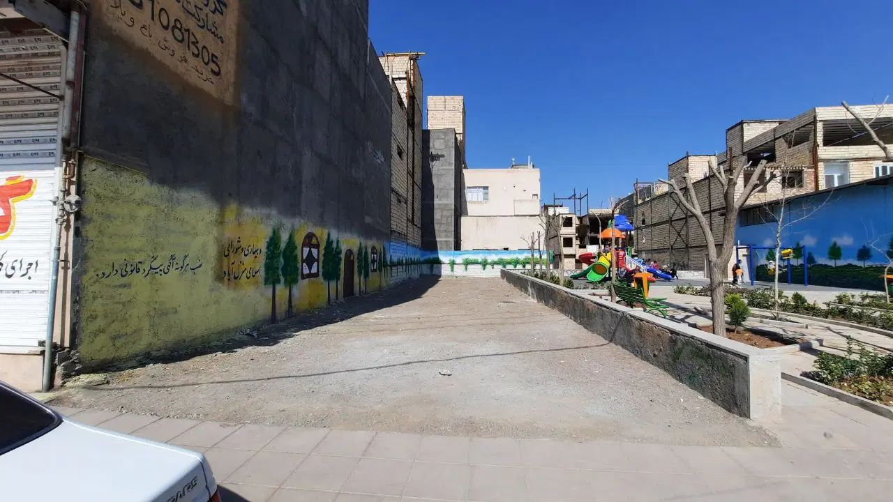 زمین سنددار و لوکیشن دار صاحب الزمان ۱۰ منزل آباد