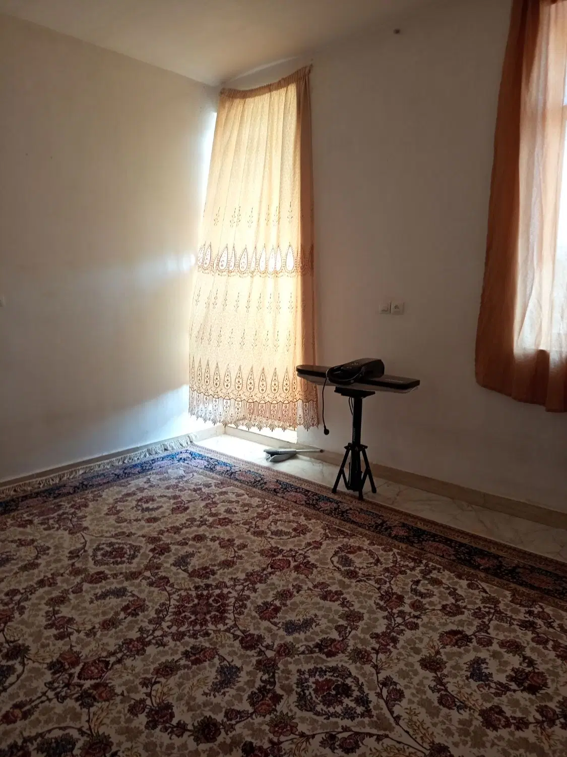 خانه طبقه دوم در جدا