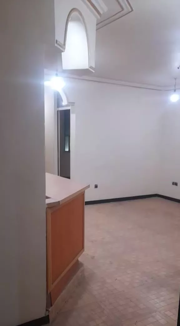 ۷۰متر واحد جلو نبش ۱۱ اقبال