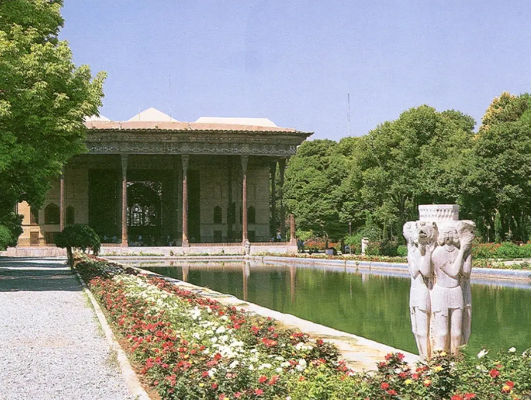 باغ چهاردیواری  ۱۰۰۰ متری