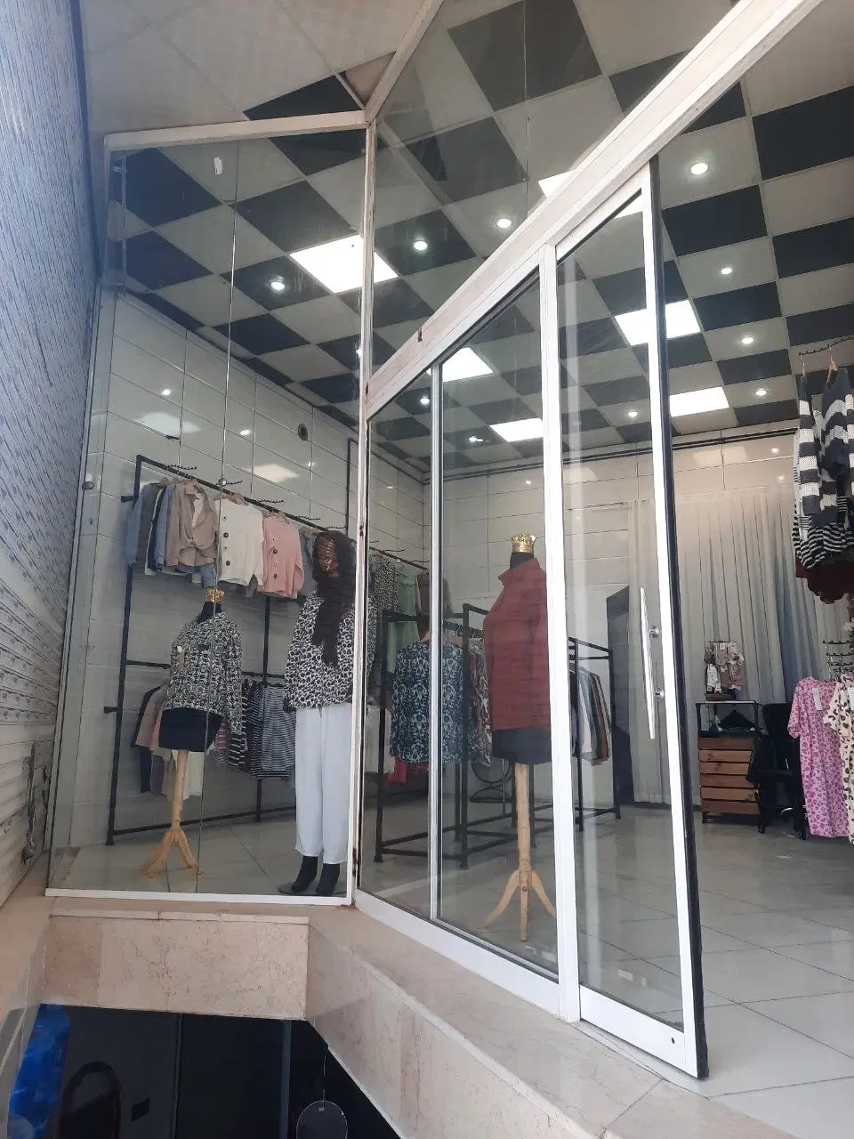 مغازه همکف ۶۰ متر