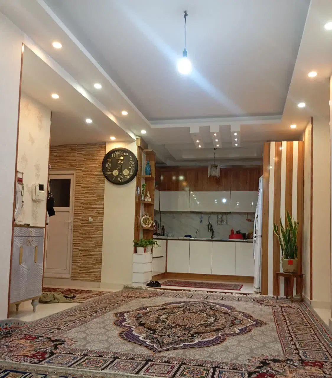 واحد‌اجاره‌ایی‌واقع‌درپشت‌مصلی