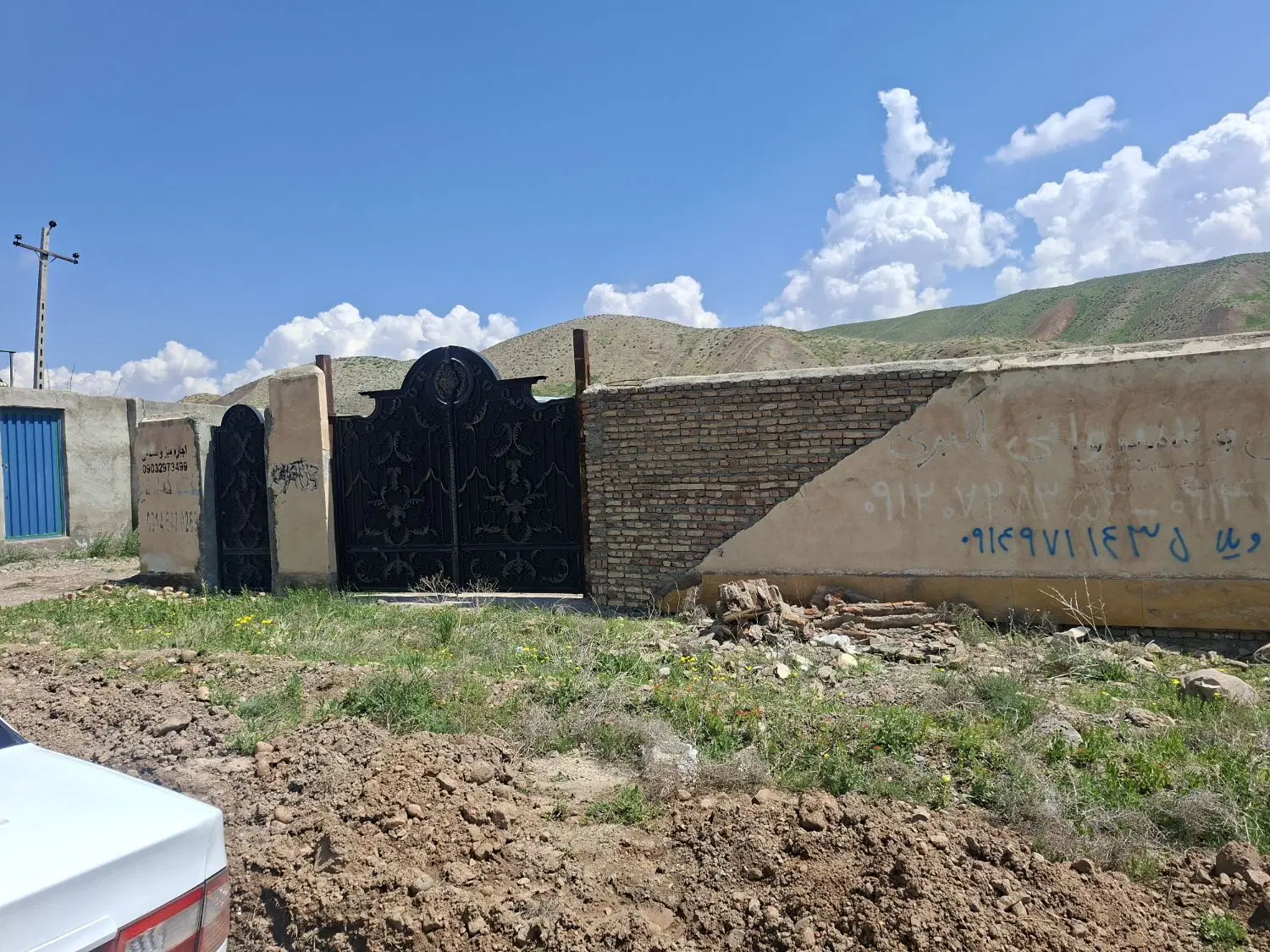 قطعه ویلایی حصار شده
