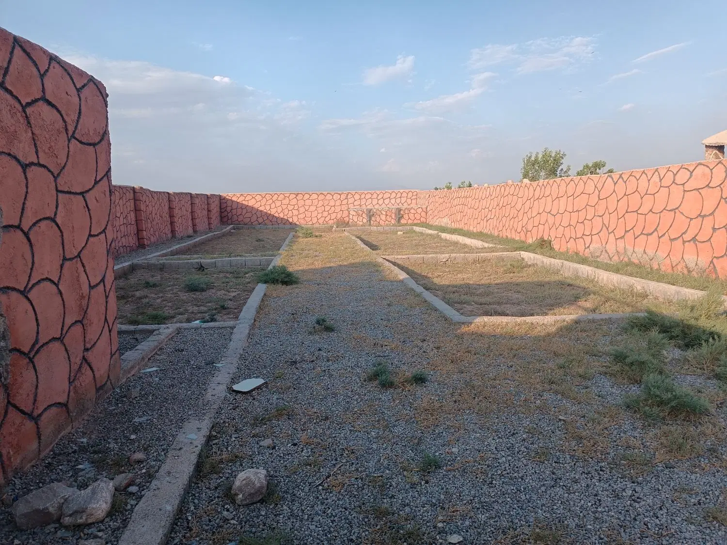 حصار باغ۵۰۰متری باغمعروف