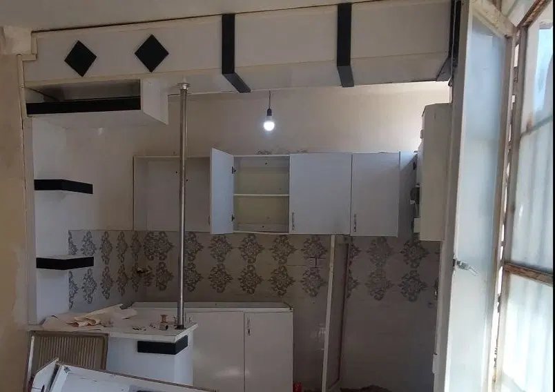 دو طبقه ویلای طبرسی 38 حاشیه کوچه 12 متری