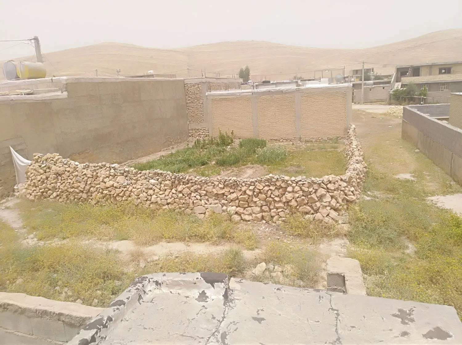 فروش یک قطعه زمین،