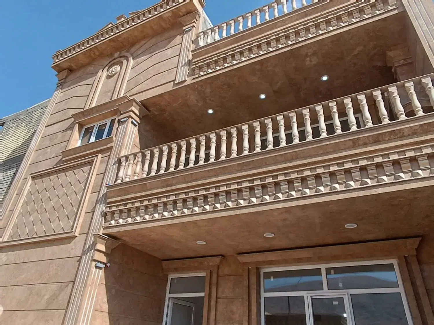 منزل یک طبقه دربست