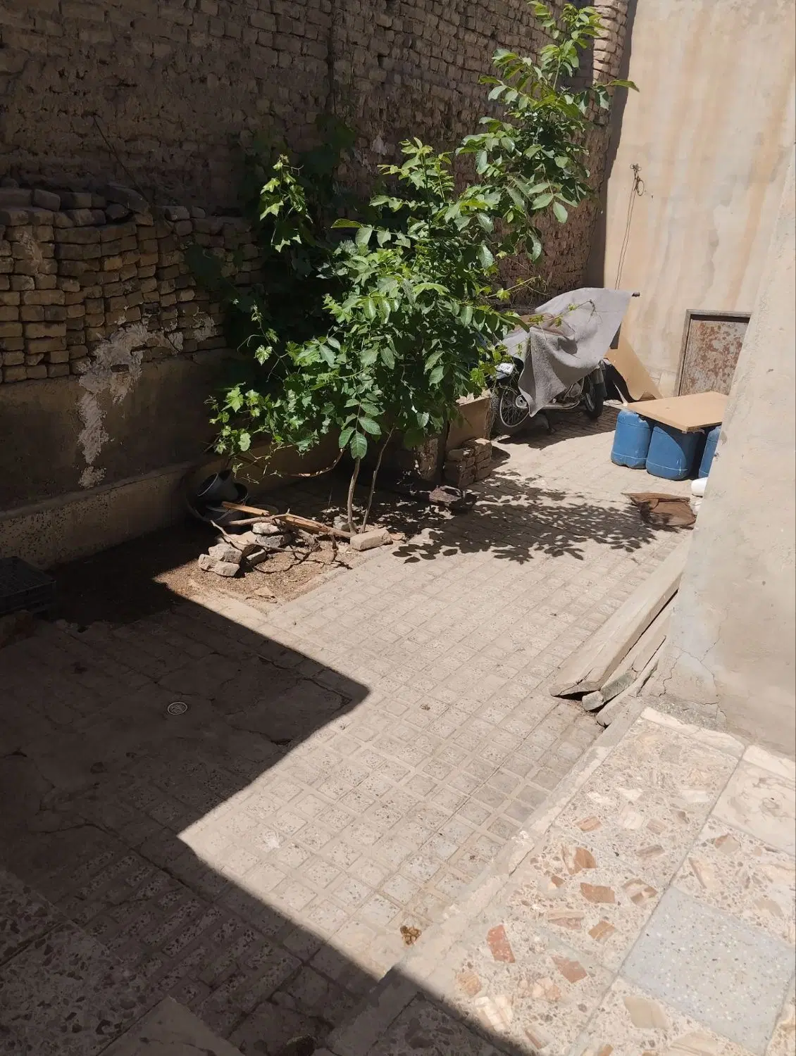 خانه در ۱۶متری گلستان