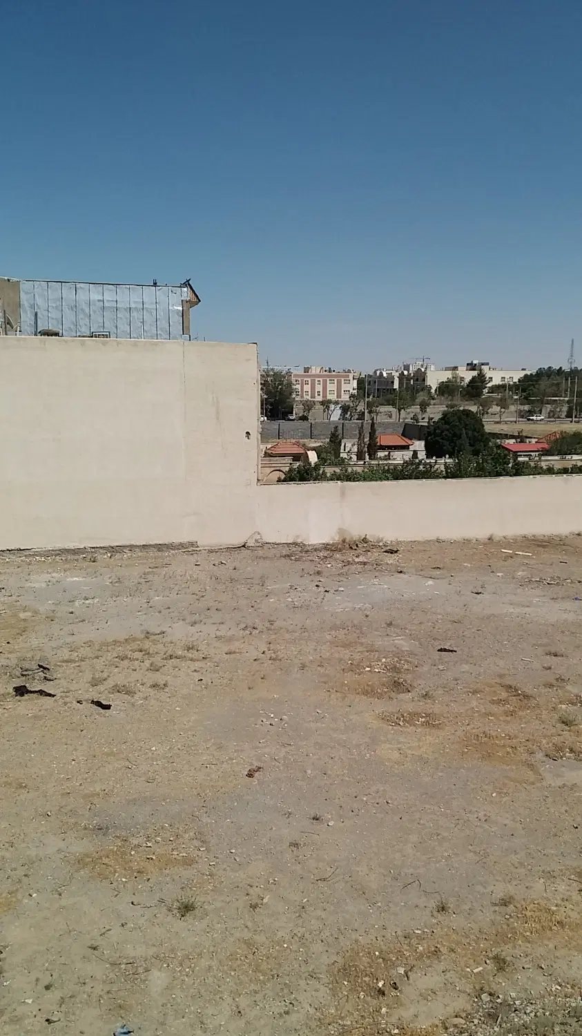 ۴۰ متر مغازه بربازارچه با بالکن واقع در شهرک ناز