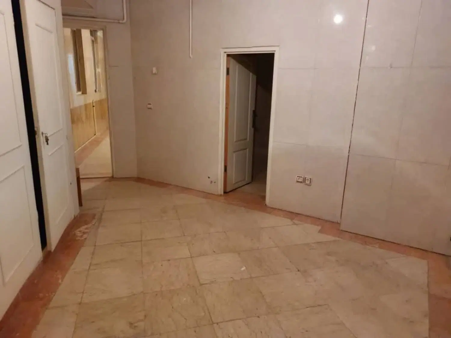 مهرشهر کیانمهر ۹۰ متر دو خواب اداری اجاره