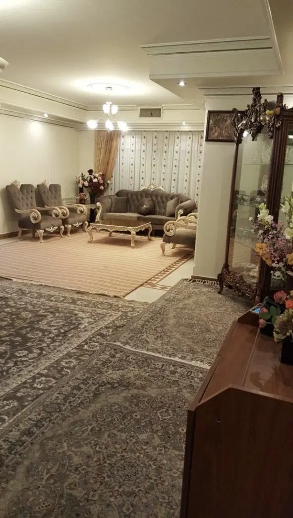 ۸۸ متر آپارتمان دوخواب طبقه سوم سالن پرده خور