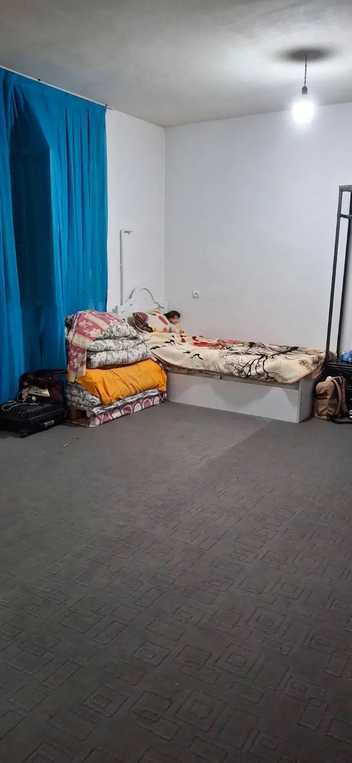 اجاره طبقه همکف حیاط دار دربست
