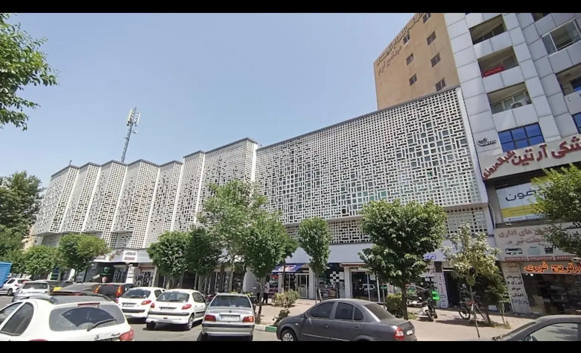 ملک اداری بازار کیش