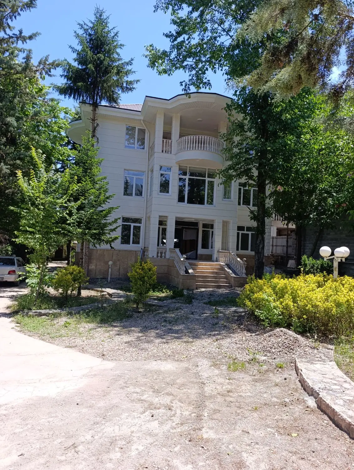 ویلا باغ منطقه 1 کلاردشت تاپ لوکیشن ویلایی نصیری