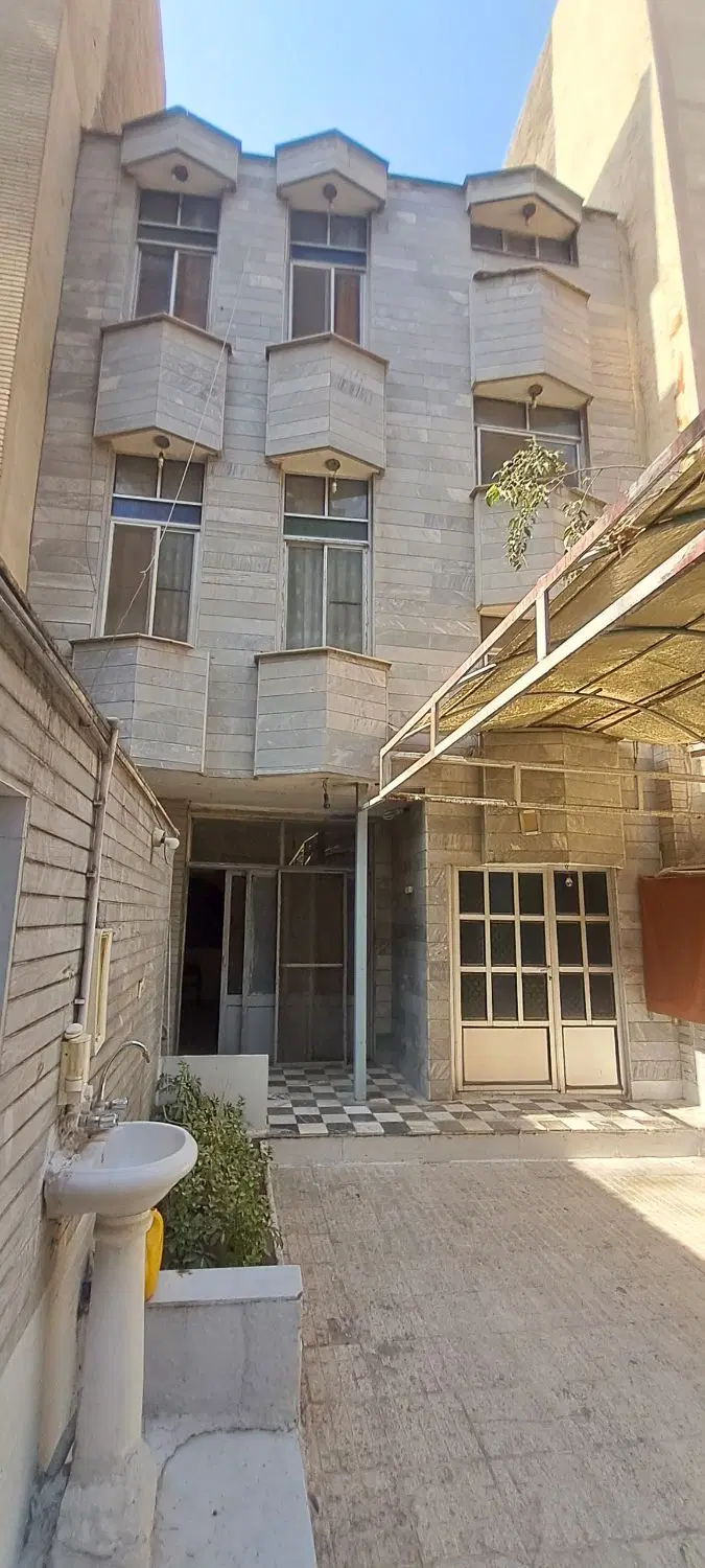 خانه ویلایی سه طبقه