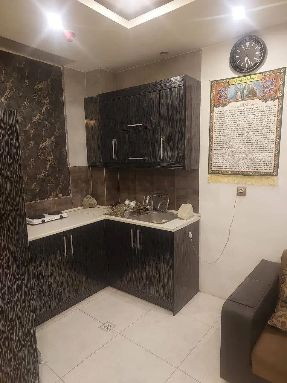 دفتر کار در مجتمع تجاری کنار ایستگاه مترو