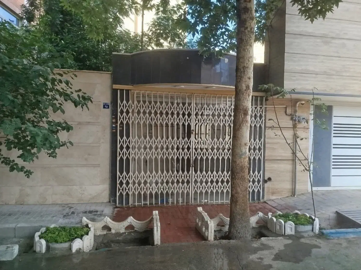 اجاره مغازه 50 متری بر خیابان مهرگان(بزرگمهر)
