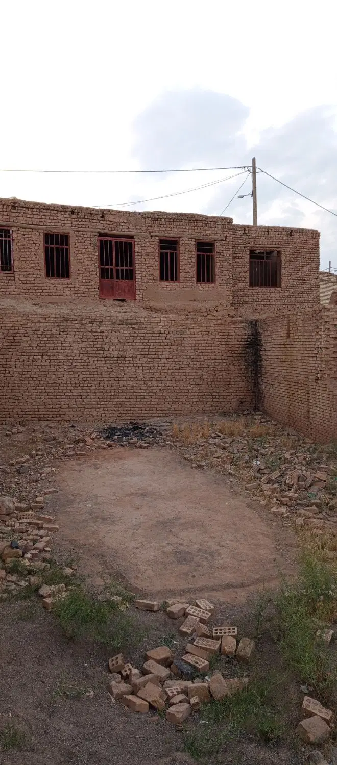 زمین _ خانه در روستای هندل آباد