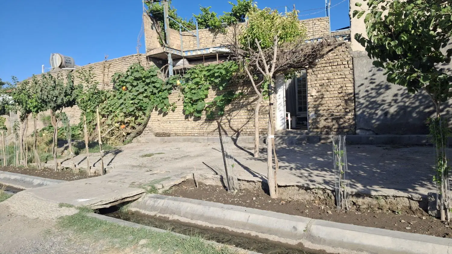خانه ویلایی حیاط دار 125 متری
