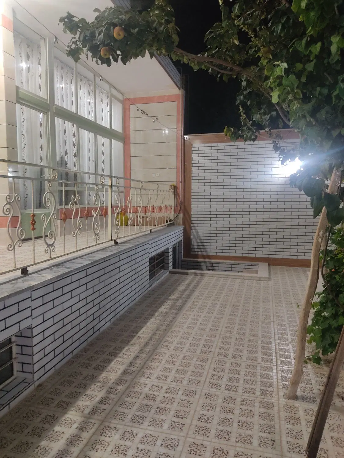 منزل ویلایی دو واحدی تک برگ سند برخیابان اصلی