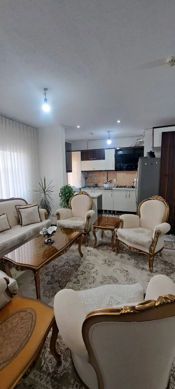 پردیسان مجتمع کاج طبقه ۸