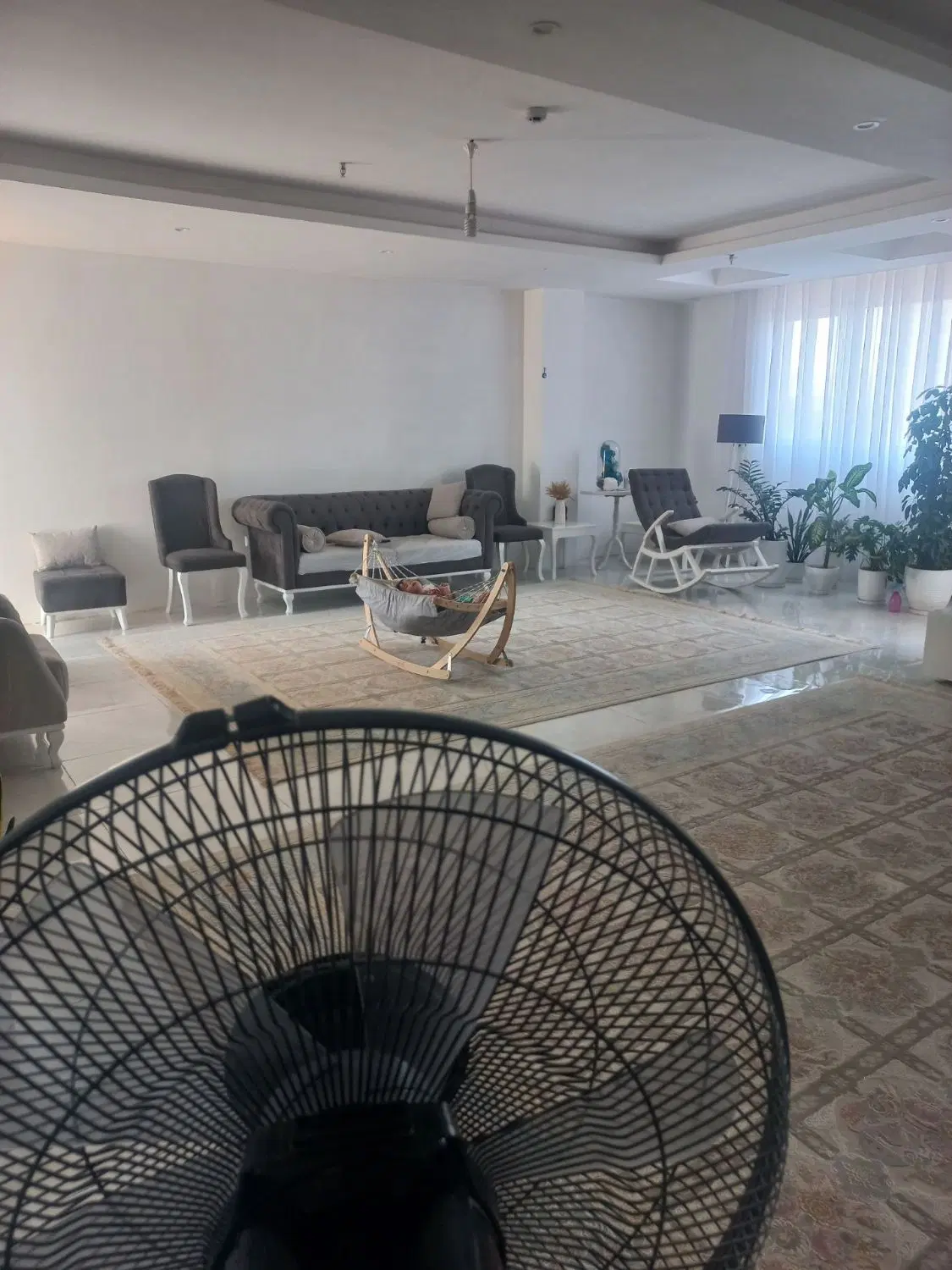 اجاره واحد ۱۶۰ متری خیابان آزادی