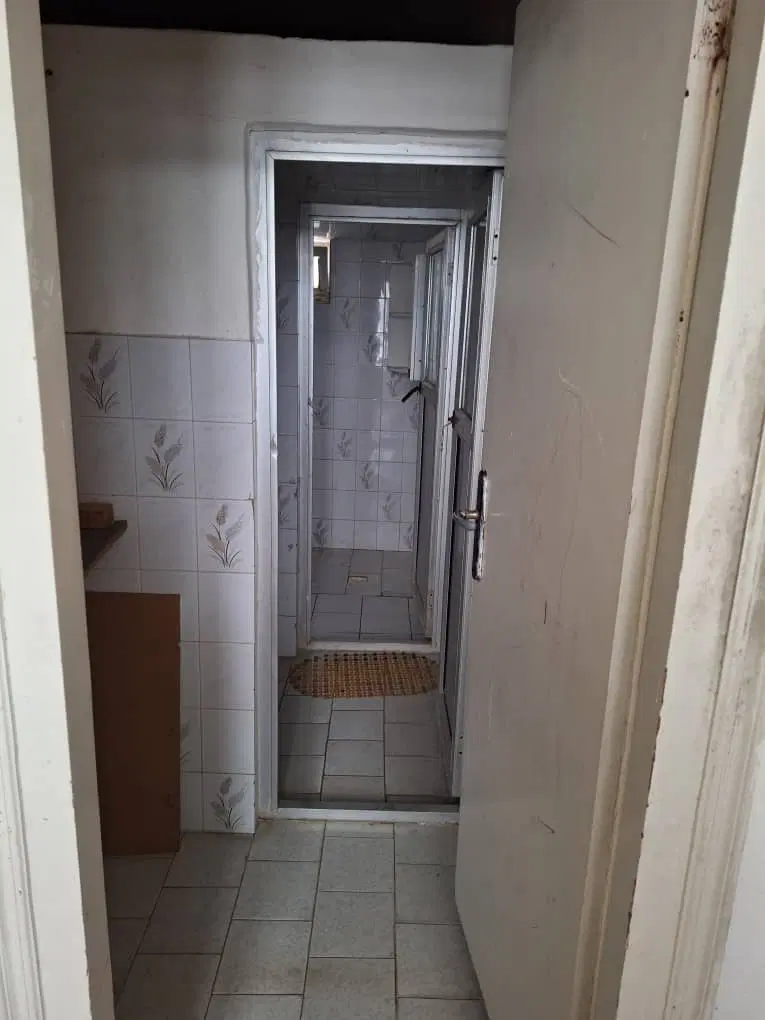 فروش خانه ۸۰ متری با ۳۰۰ متر زمین کوچه بن بست