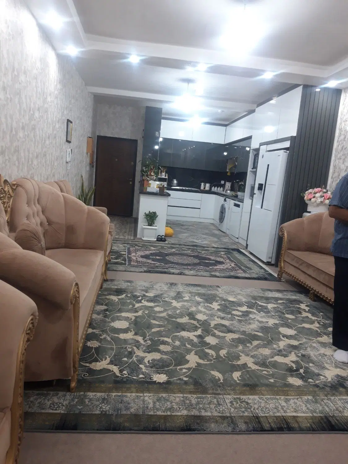 فروش واحد ۱۰۴ متری_فول امکانات_منطقه یازده زیباشهر