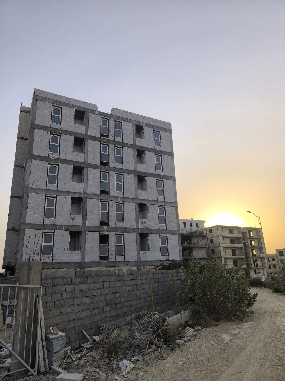 آپارتمان مسکونی در حال ساخت