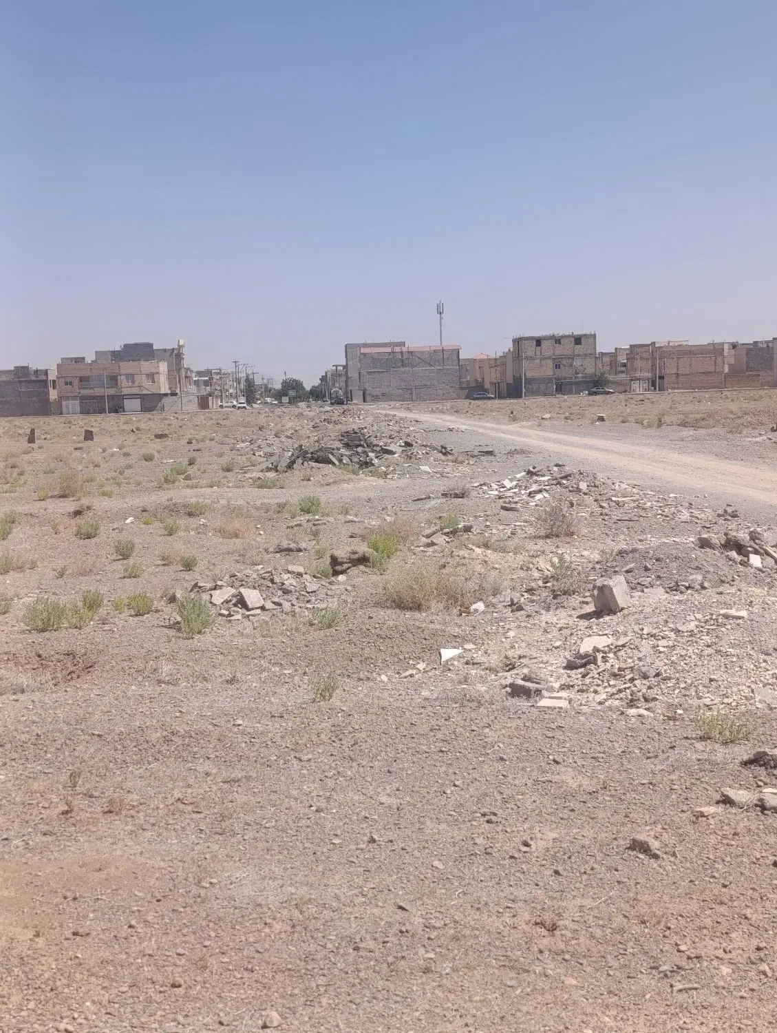 زمین 180 متری شمالی چهاراه اول