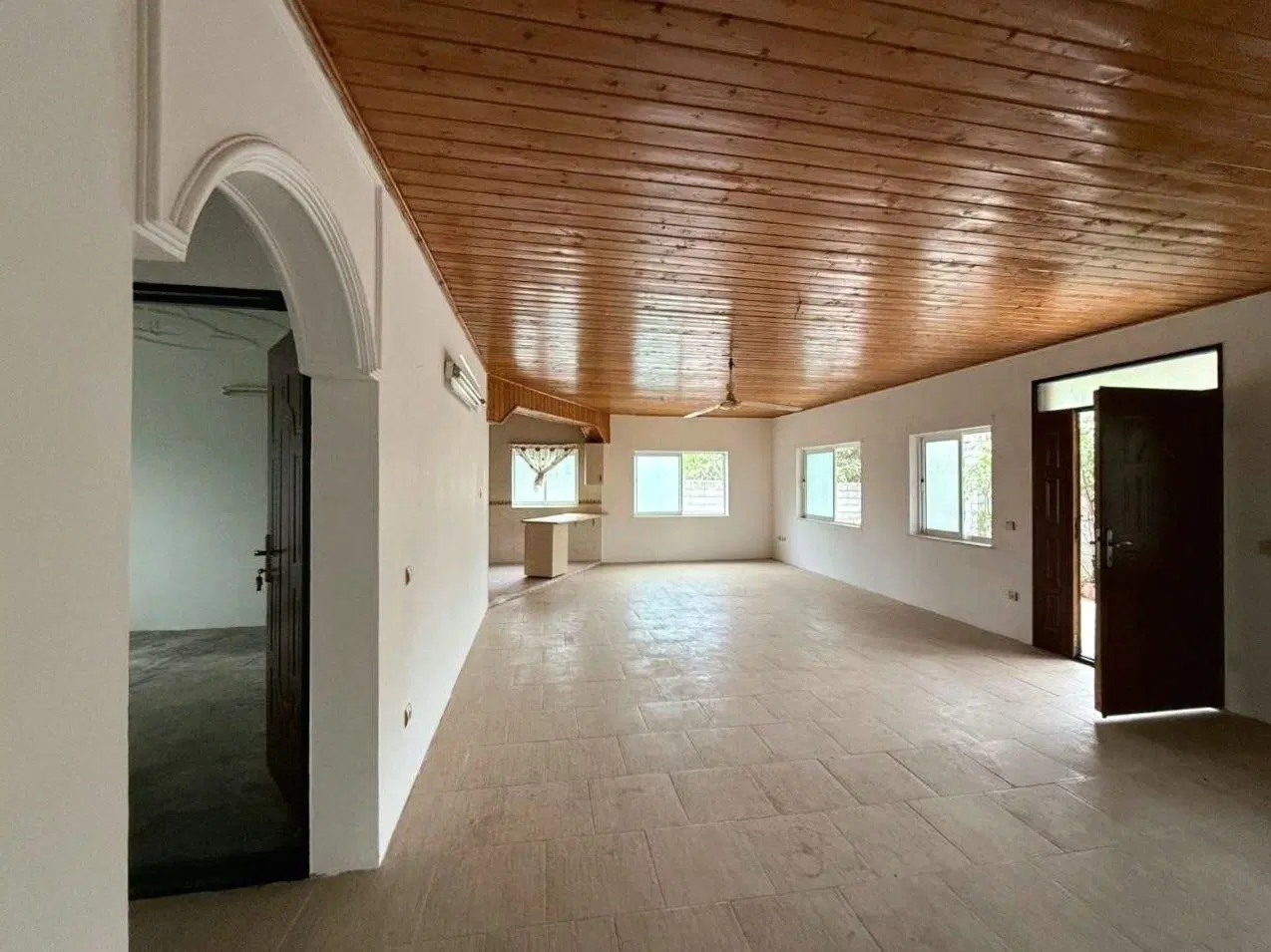خونه ویلایی _ 245متری _ سنددار