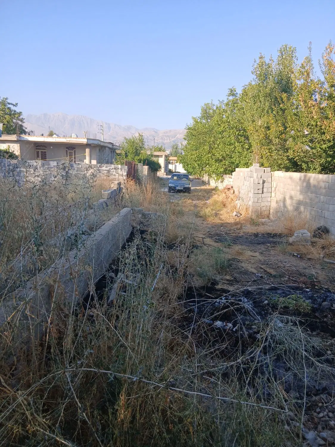 یه زمین واقع در نرگاه