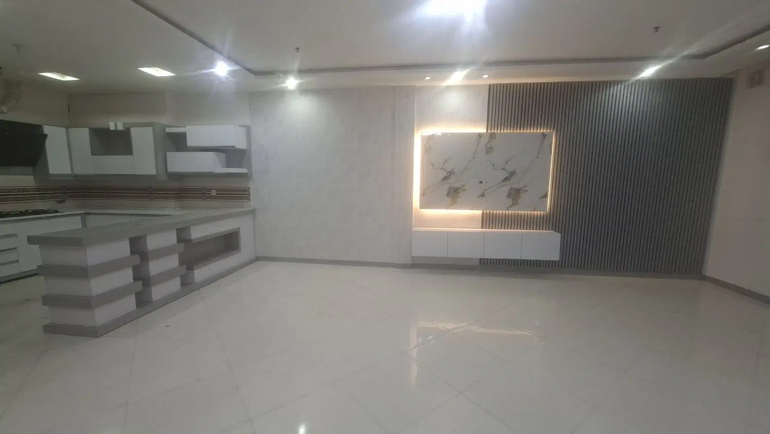 آپارتمان ۳ سه خواب ۱۳۰ متری میرزاکوچک‌خان