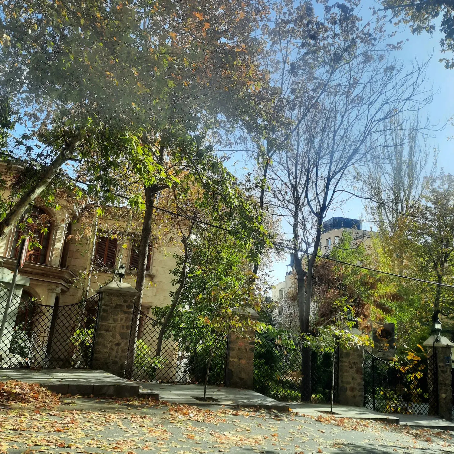 زیرزمین اجاره ای ۹۰ متری