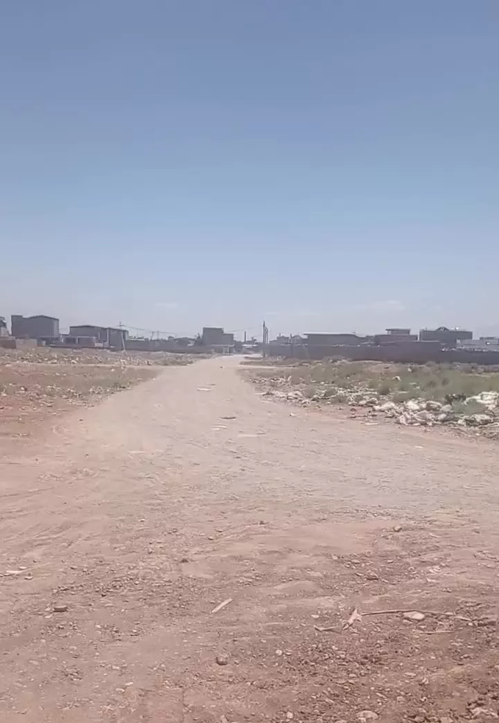 زمین شرف اباد