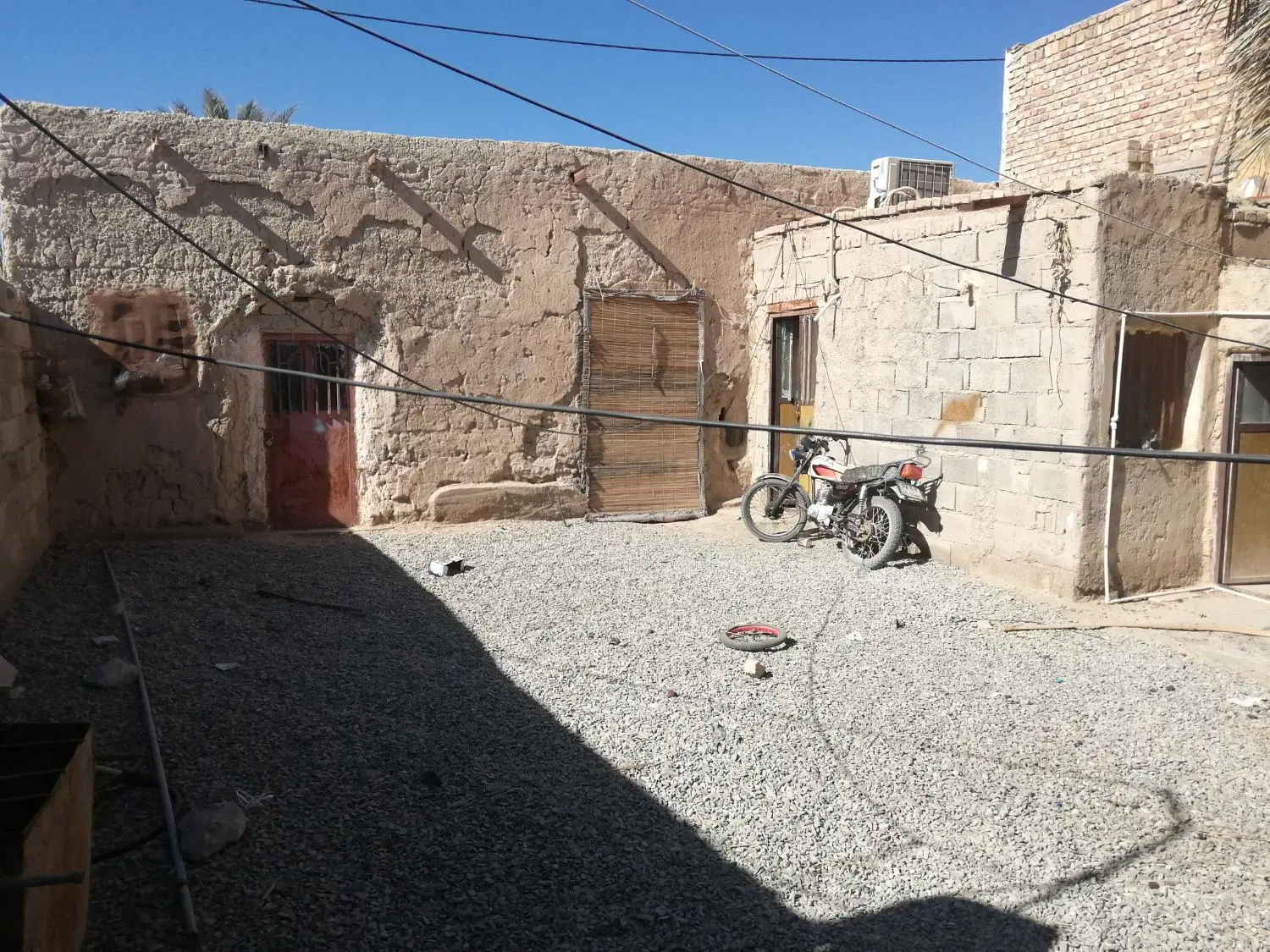 زمین کلنگی داخل شهر سوران
