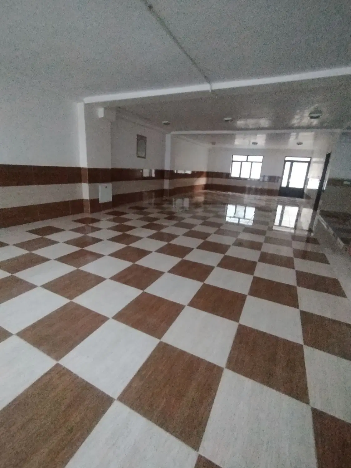 اجاره پارکینگ برای ماشین ظرفیت تا ۶ عدد