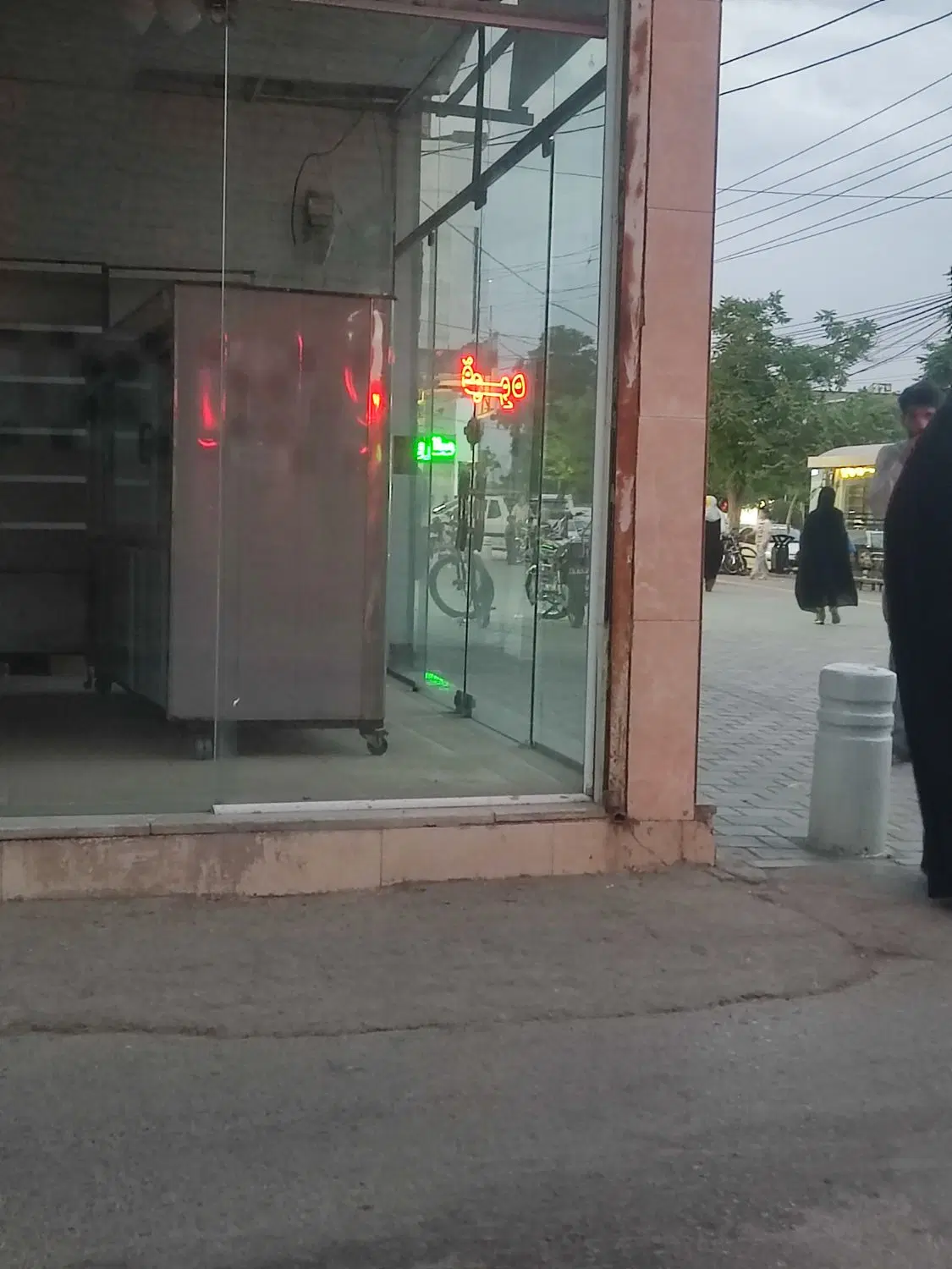مغازه سر دونبش جهت شراکت یا رهن و اجاره