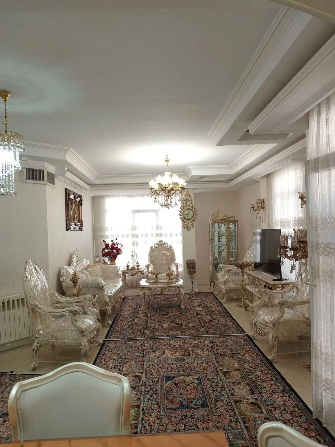 آپارتمان ۱۰۷ متری غرق نور ، لوکیشن بی نظیر