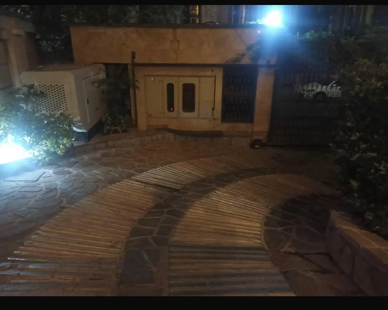 واحد ۸۰ متری اقدسیه ازگل